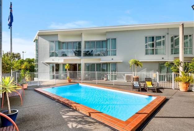 Swimming Pool - Aristototles North Shore Motel