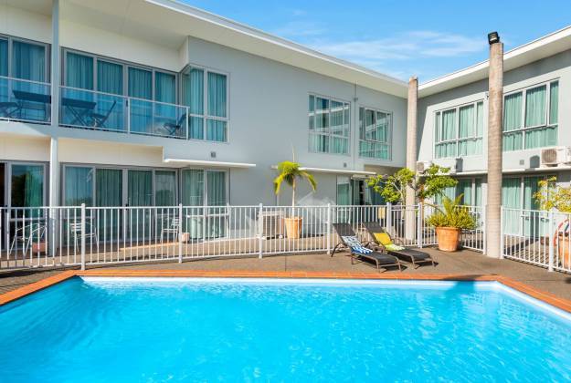 Swimming Pool - Aristototles North Shore Motel