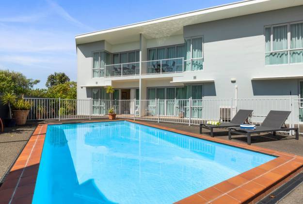 Swimming Pool - Aristototles North Shore Motel
