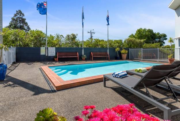 Swimming Pool - Aristototles North Shore Motel