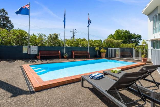 Swimming Pool - Aristototles North Shore Motel