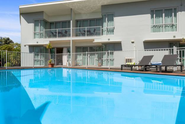 Swimming Pool - Aristototles North Shore Motel