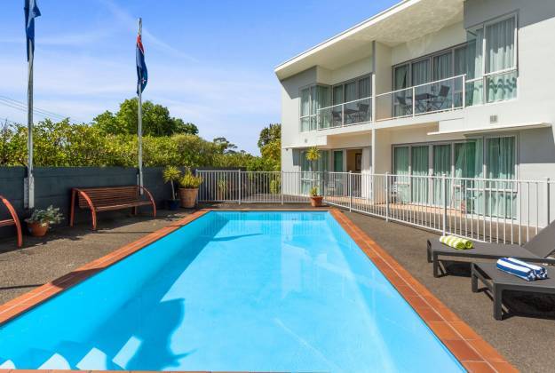 Swimming Pool - Aristototles North Shore Motel