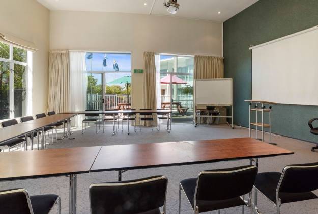 Aristotles North Shore Motel & Conference Centre